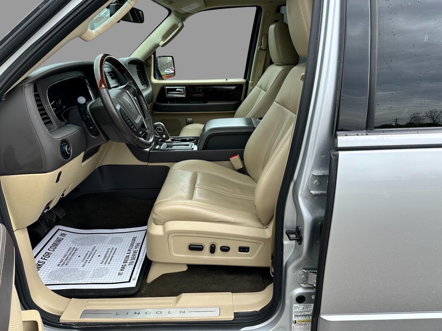 2017 Silver /Gray Lincoln Navigator Reserve 4WD (5LMJJ2LT4HE) with an 3.5L V6 DOHC 24V TWIN TURBO engine, 6 speed Automatic transmission, located at 11115 Chardon Rd. , Chardon, OH, 44024, (440) 214-9705, 41.580246, -81.241943 - Photo#17